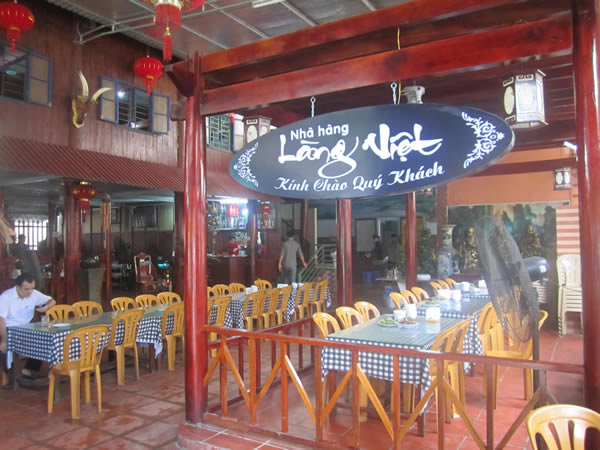 Nhà hàng Làng Việt 1