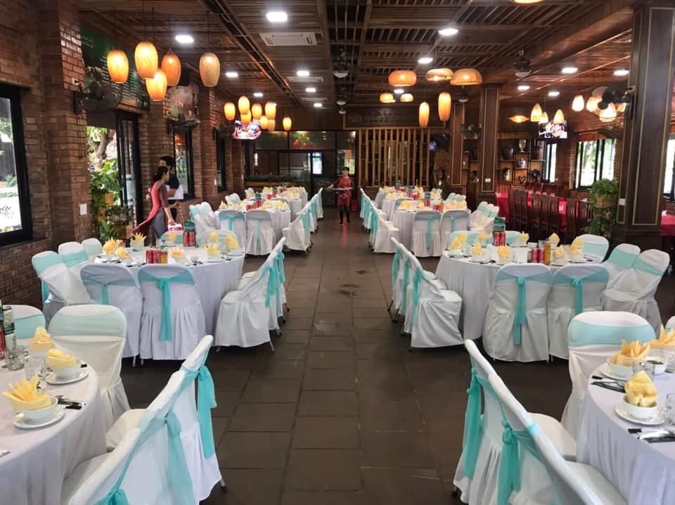 Nhận phục vụ tiệc tại nh&agrave;